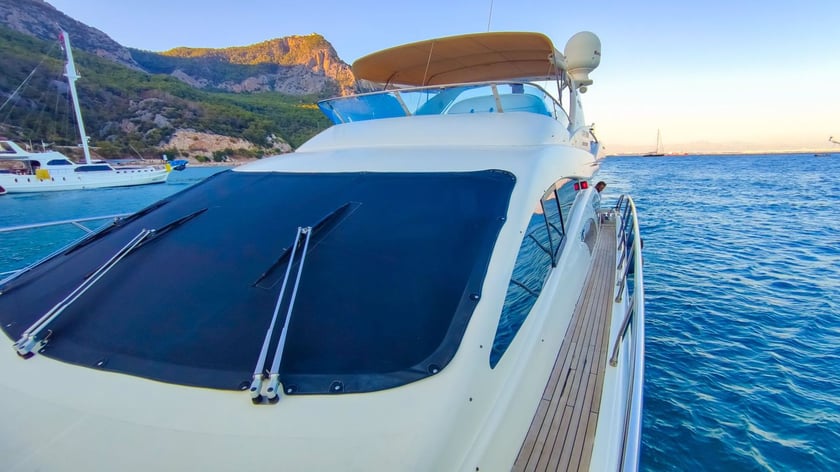 Antalya Motoryat 3 kabin Konaklama 6 kişi Seyir 6 kişi 20 m İlan No: #12825 3