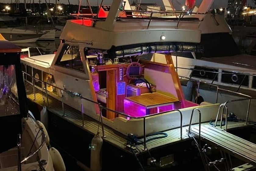 Kadikoy Motoryacht 1 Kabine  6 Gäste 9 m Nummer des Inserats: #12963