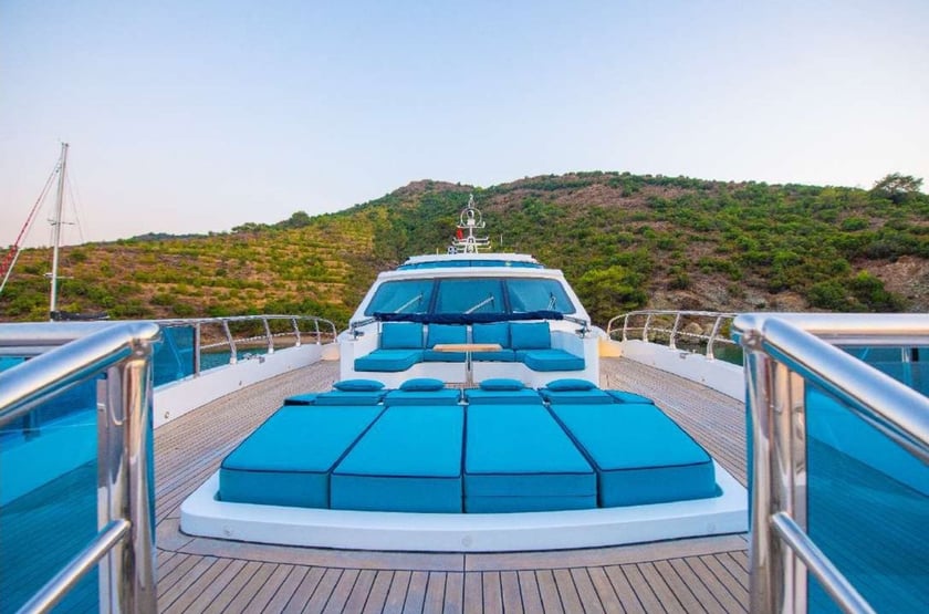 Bodrum Motoryat 6 kabin Konaklama 12 kişi Seyir 12 kişi 42.2 m İlan No: #12983 5
