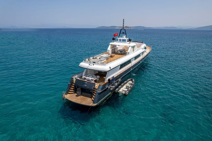 St Lucia - Castries Motor Yacht 5 cabin 17 berths 50 guests 50 m Listing Number: #13042 3