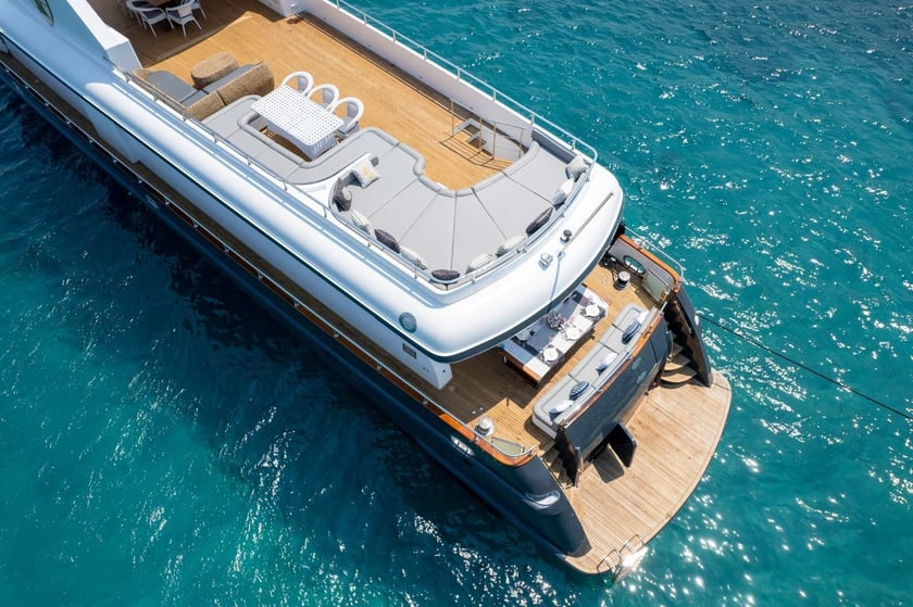 St Lucia - Castries Motor Yacht 5 cabin 17 berths 50 guests 50 m Listing Number: #13042 4