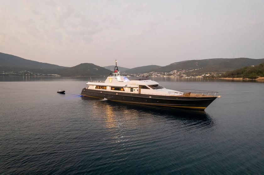 St Lucia - Castries Motor Yacht 5 cabin 17 berths 50 guests 50 m Listing Number: #13042 2