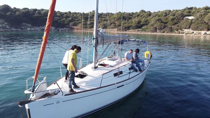 Izmir Sailboat 2 cabin  6 guests 10 m Listing Number: #13060 3