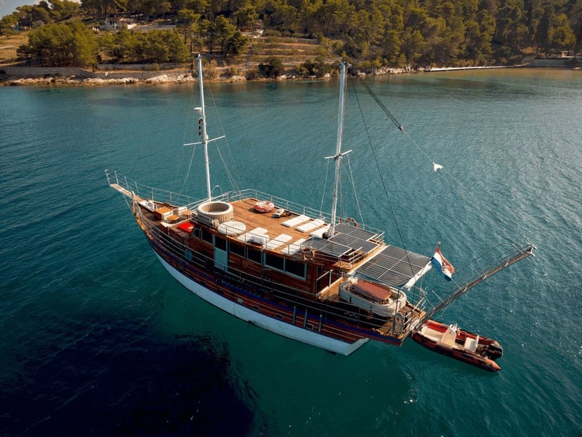 Gesplitst Gulet 4 cabin 8 berths 8 guests 22.86 m Listing Number: #13066 3