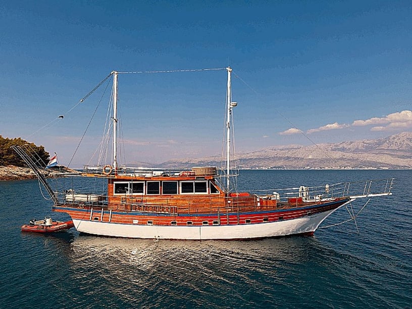 Gesplitst Gulet 4 cabin 8 berths 8 guests 22.86 m Listing Number: #13066 2