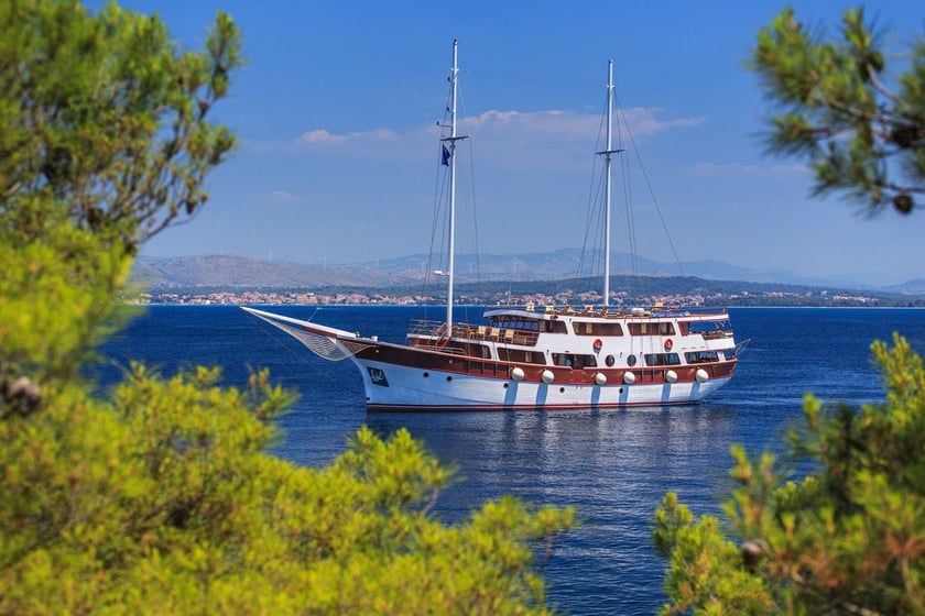 Split Gulet 11 cabin 24 berths 24 guests 41 m Listing Number: #13075 3