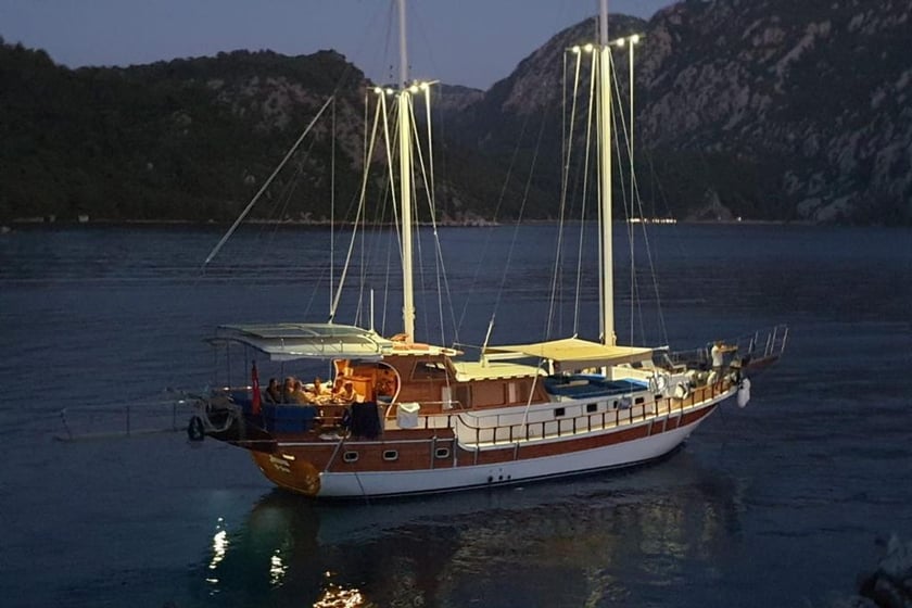 Orhaniye Gulet 4 cabin 8 berths 8 guests 20 m Listing Number: #13112 2