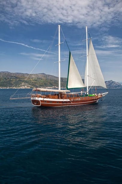 Split Gulet 6 cabin 12 berths 12 guests 30 m Listing Number: #13189