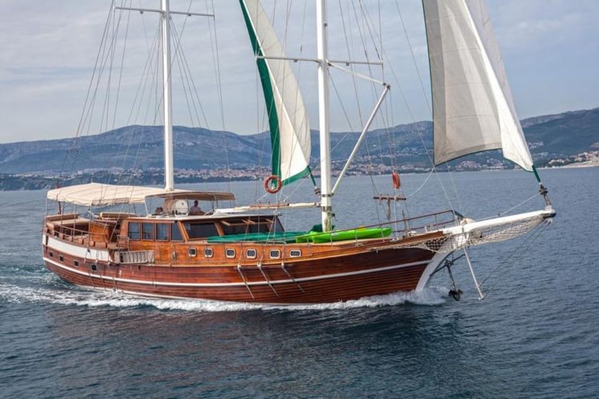 Split Gulet 6 cabin 12 berths 12 guests 30 m Listing Number: #13189 2