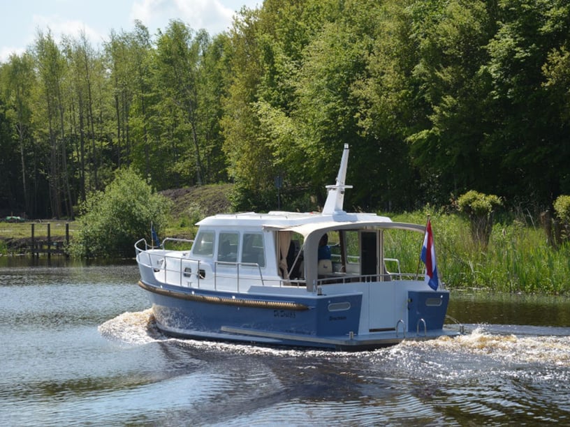 Drachten Motorboot 3 Kabine 6 Liegeplätze 6 Gäste 10.7 m Nummer des Inserats: #6190