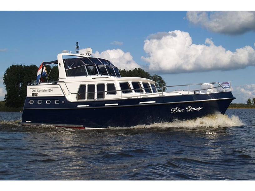 Woudsend Motorboot Cabine 2  4  slaapplaatsen 4  gasten 13.15 m Lijstnummer: #6196