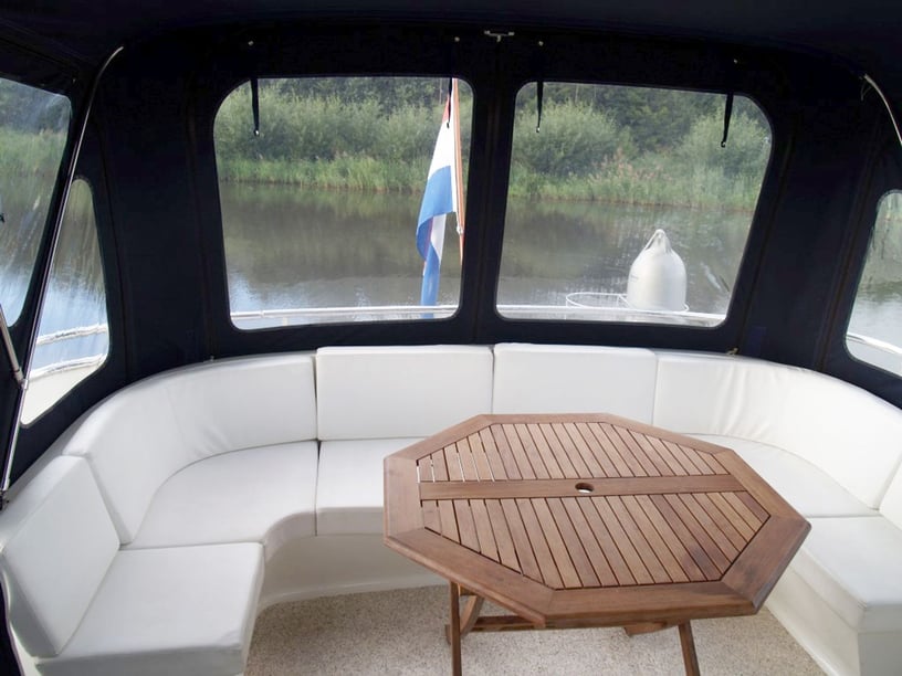 Woudsend Motorboot Cabine 2  4  slaapplaatsen 4  gasten 13.15 m Lijstnummer: #6196 2