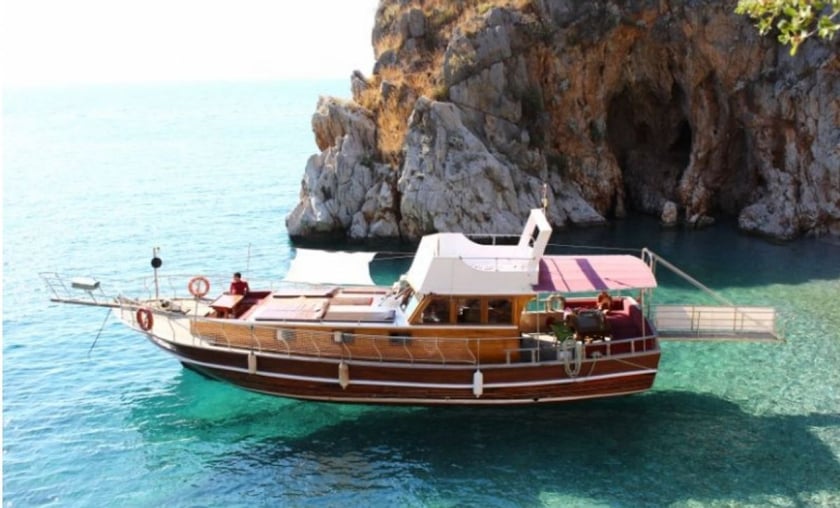 Fethiye Gulet 3 kabin Konaklama 6 kişi Seyir 12 kişi 16 m İlan No: #8678