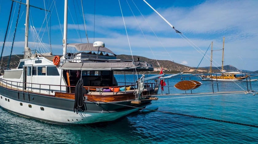 Bodrum Gulet 6 cabin 12 berths 12 guests 24 m Listing Number: #8802 4