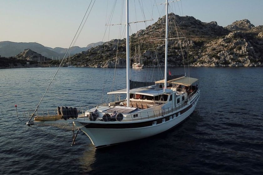 Bozburun Gulet 8 kabin Konaklama 16 kişi Seyir 16 kişi 28 m İlan No: #8876 2