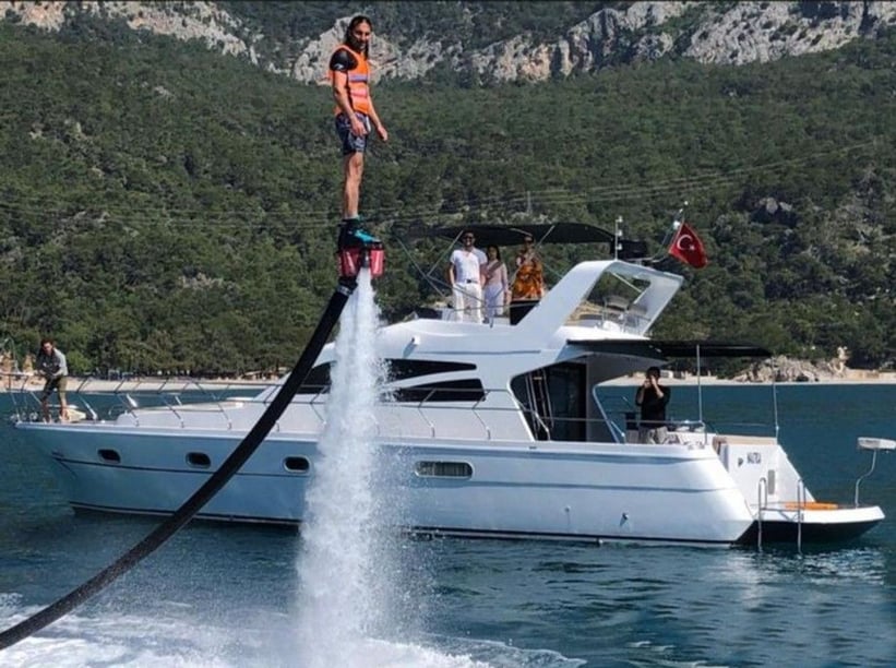 Kemer Yate a motor Cabina 4  6  literas 6  invitados 18.5 m Número de anuncio: #8986 2