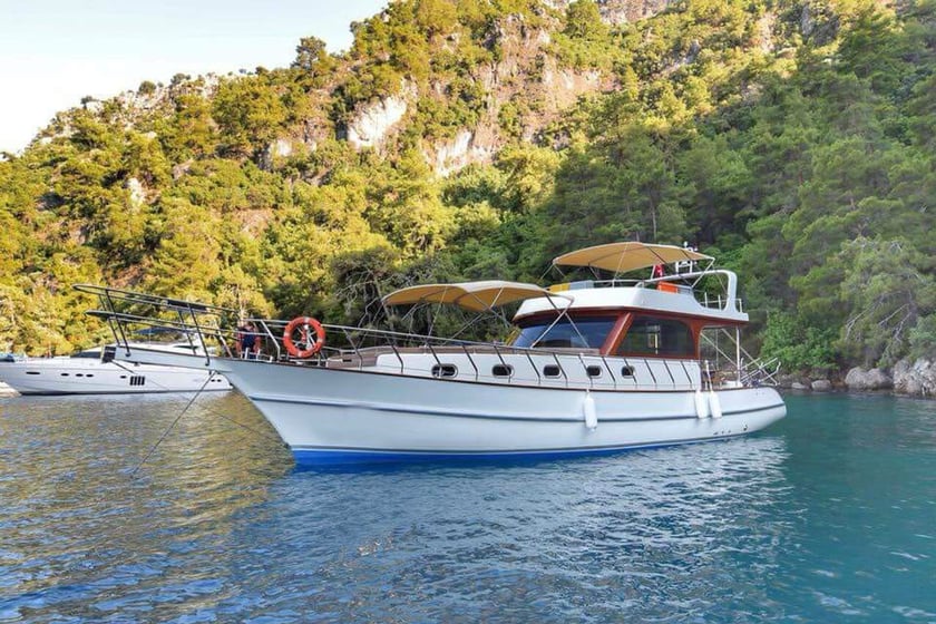 Fethiye Gulet 2 cabin 4 berths 4 guests 15 m Listing Number: #8990 2