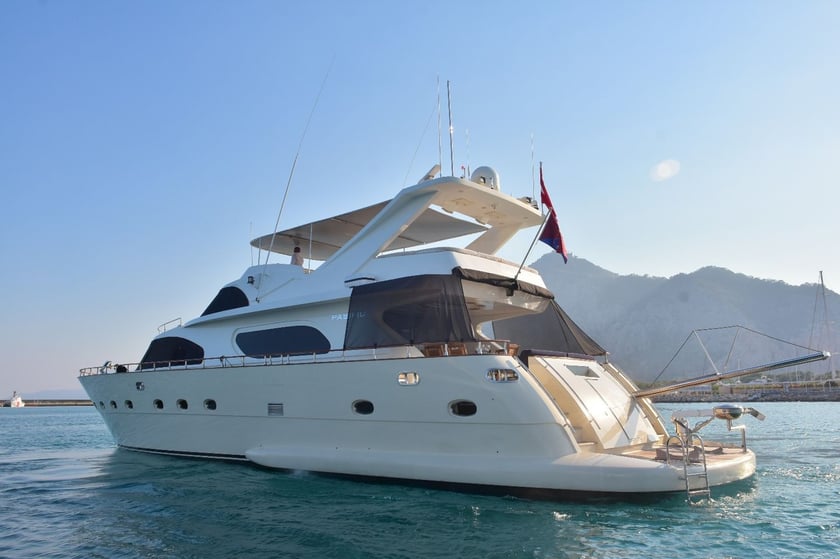 Kemer Yacht a motore cabina 6  cuccette 6  6  ospiti 30 m Numero dell'inserzione: #8993