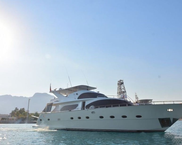 Kemer Yacht a motore cabina 6  cuccette 6  6  ospiti 30 m Numero dell'inserzione: #8993 2