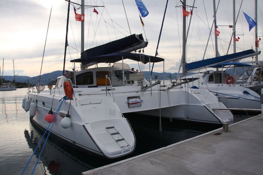 Marmaris Catamarano cabina 4  cuccette 10  10  ospiti 13.04 m Numero dell'inserzione: #9016 3