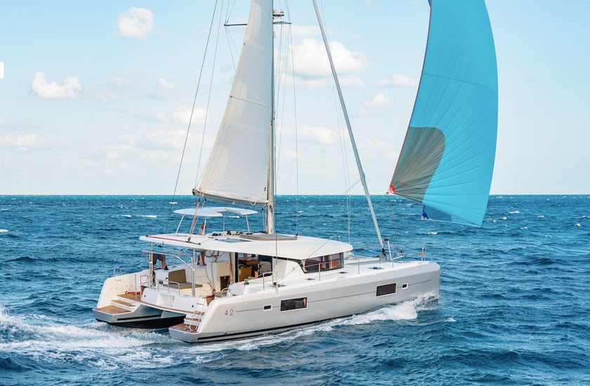 Fethiye Catamaran Cabine 4  Couchettes 8  Invités 8  12.8 m Numéro de l'annonce: #9088 2