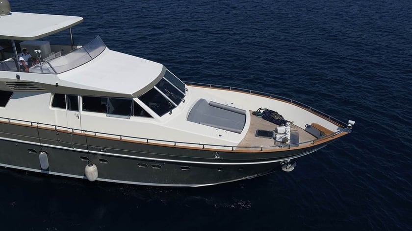 Bodrum Yate a motor Cabina 4  8  literas 8  invitados 26 m Número de anuncio: #9141 5