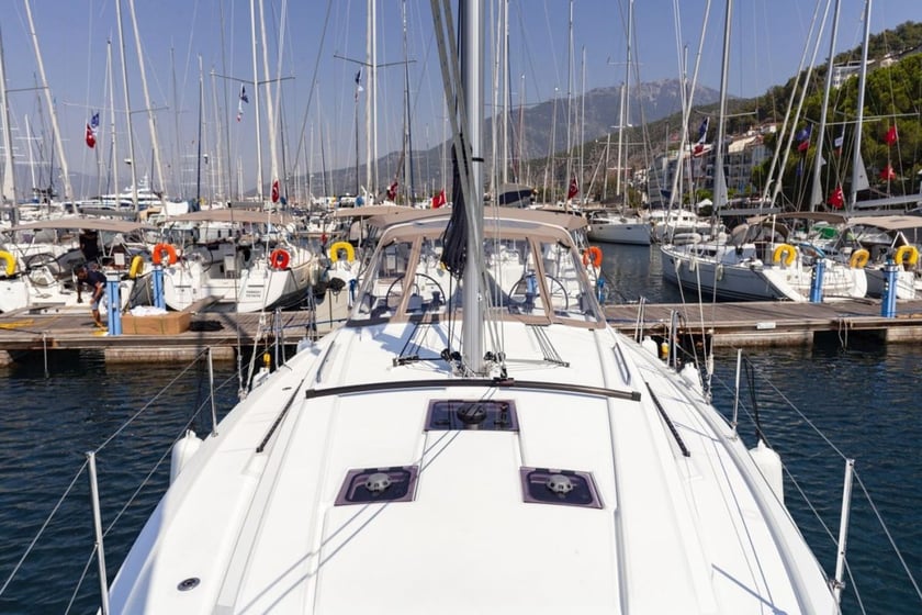 Fethiye Sailboat 3 cabin 6 berths 6 guests 12.43 m Listing Number: #9172 5