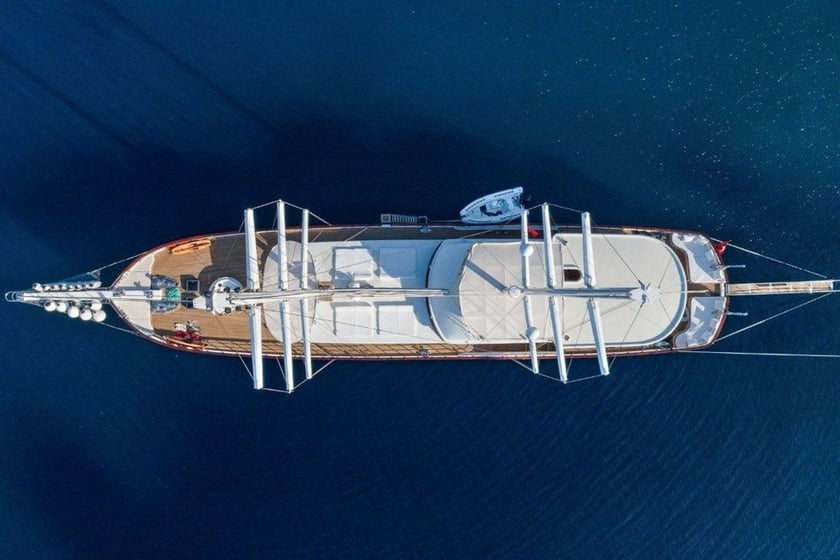 Marmaris Gulet 8 kabin Konaklama 16 kişi Seyir 16 kişi 42 m İlan No: #9200