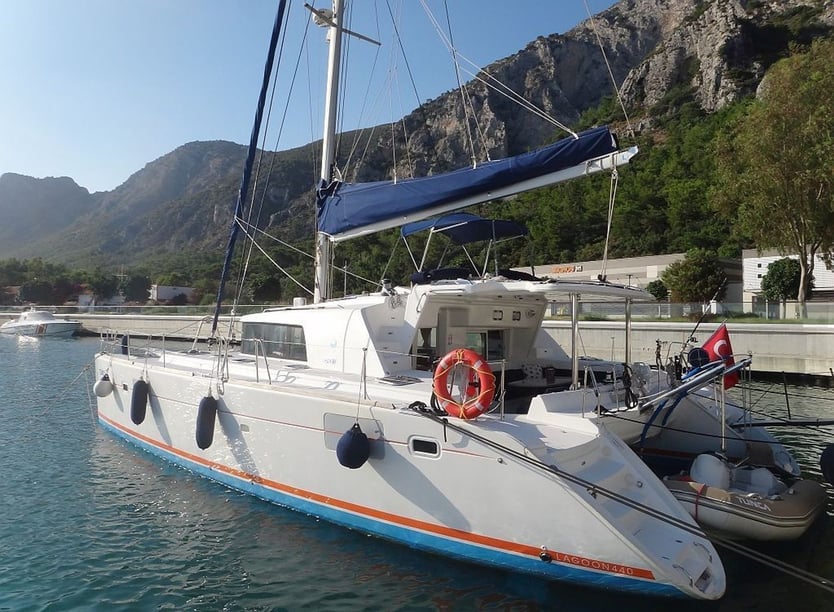 Marmaris Catamaran 3 cabin 6 berths 6 guests 13.61 m Listing Number: #9267 3