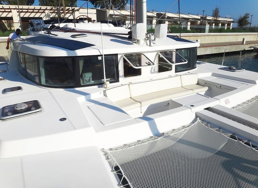 Marmaris Catamaran 3 cabin 6 berths 6 guests 13.61 m Listing Number: #9267 5
