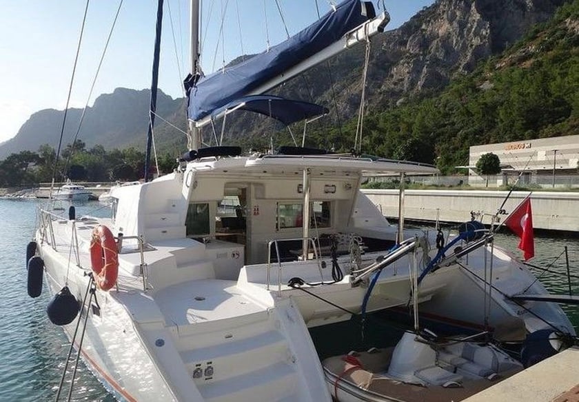 Marmaris Catamaran 3 cabin 6 berths 6 guests 13.61 m Listing Number: #9267 4