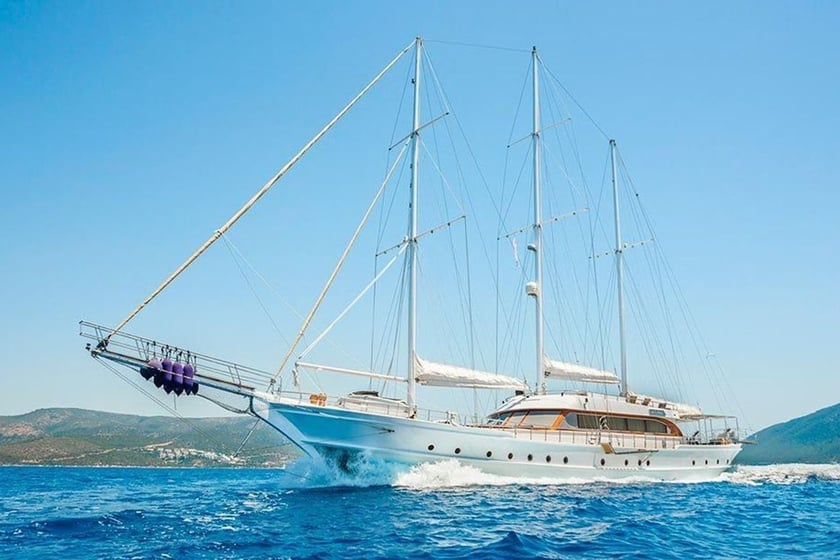 Marmaris Gulet 6 cabin 12 berths 12 guests 38 m Listing Number: #9275