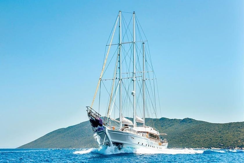 Marmaris Gulet 6 cabin 12 berths 12 guests 38 m Listing Number: #9275 4