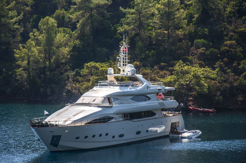 Fethiye Motor Yacht 5 cabin 10 berths 10 guests 40 m Listing Number: #9281 3