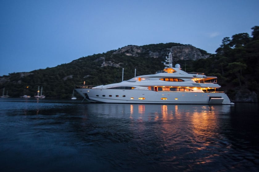 Fethiye Motor Yacht 5 cabin 10 berths 10 guests 40 m Listing Number: #9281 5