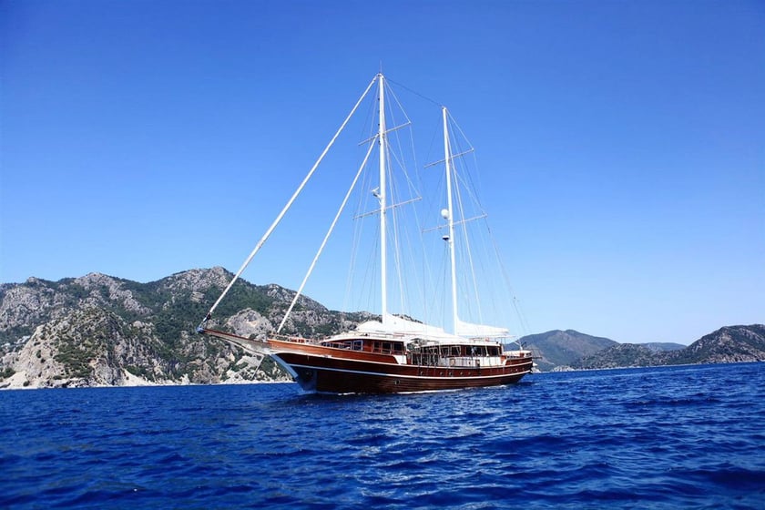 Marmaris Gulet 6 cabin 12 berths 12 guests 31 m Listing Number: #9310 5