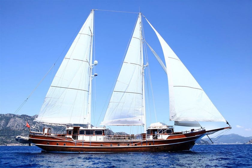 Marmaris Gulet 6 cabin 12 berths 12 guests 31 m Listing Number: #9310