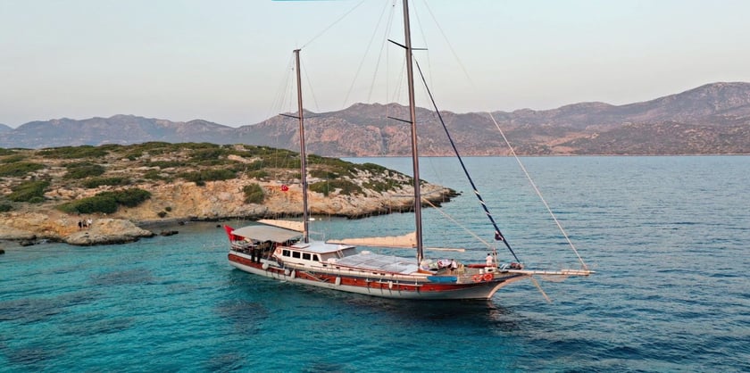 Marmaris Gulet 7 cabin 16 berths 16 guests 32.5 m Listing Number: #9384