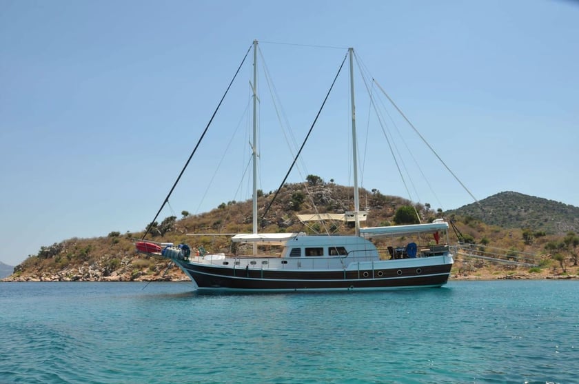 Bozburun Gulet 5 cabin 10 berths 10 guests 21 m Listing Number: #9390 2