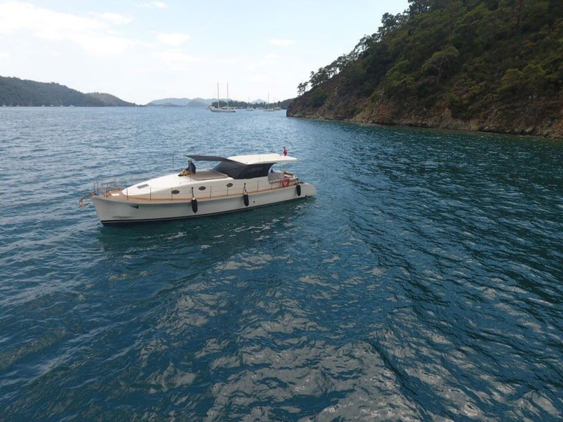 Fethiye Motor Yacht 2 cabin 3 berths 3 guests 15 m Listing Number: #9399 2