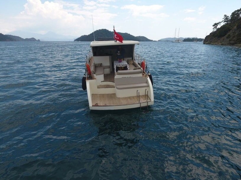 Fethiye Motor Yacht 2 cabin 3 berths 3 guests 15 m Listing Number: #9399 5