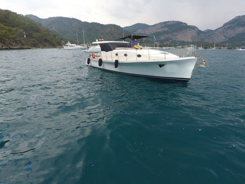 Fethiye Motor Yacht 2 cabin 3 berths 3 guests 15 m Listing Number: #9399