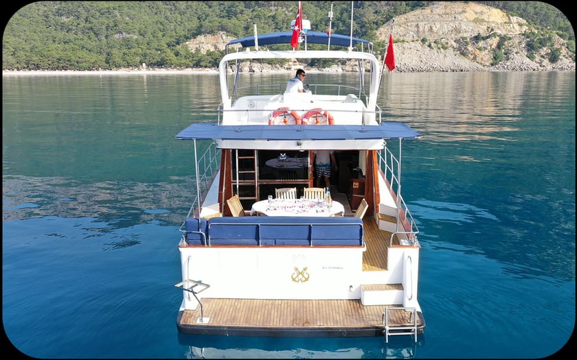 Antalya Motor Yacht 2 cabin 4 berths 4 guests 16 m Listing Number: #9420 5