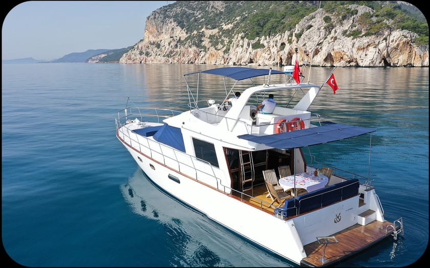 Antalya Motor Yacht 2 cabin 4 berths 4 guests 16 m Listing Number: #9420 3