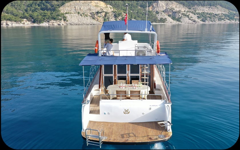 Antalya Motor Yacht 2 cabin 3 berths 3 guests 16 m Listing Number: #9421 5