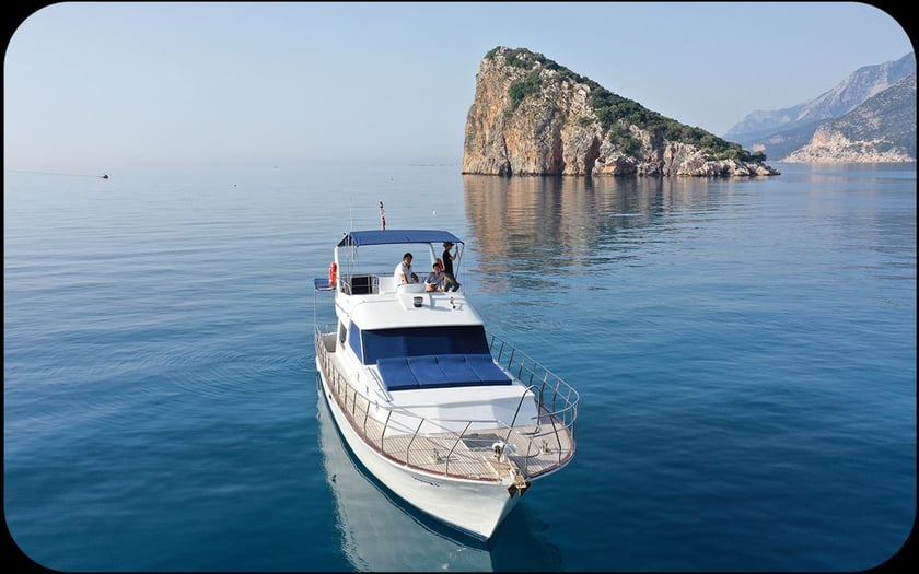 Antalya Motor Yacht 2 cabin 3 berths 3 guests 16 m Listing Number: #9421 2
