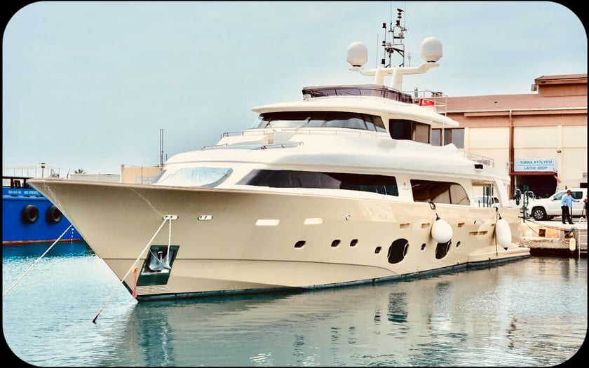 Antalya Motor Yacht 3 cabin 6 berths 6 guests 26 m Listing Number: #9427 2