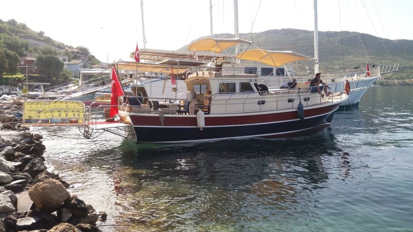 Bozburun Gulet 2 cabin 4 berths 4 guests 13.5 m Listing Number: #9431 2