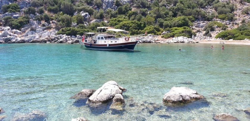 Bozburun Gulet 2 cabin 4 berths 4 guests 13.5 m Listing Number: #9431 3