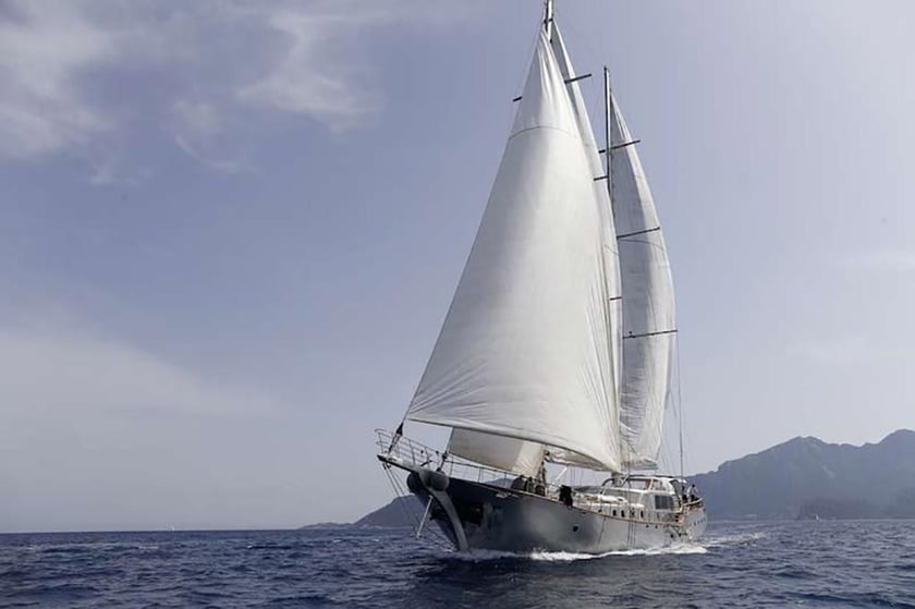 Bodrum Gulet 4 cabin 9 berths 9 guests 36.3 m Listing Number: #9451 4